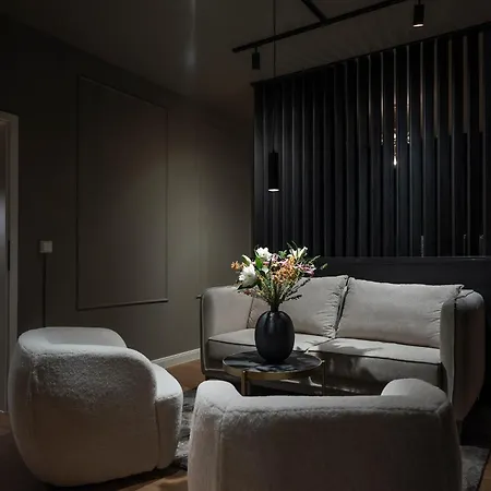 Leipzig Suites Aparthotel 4*