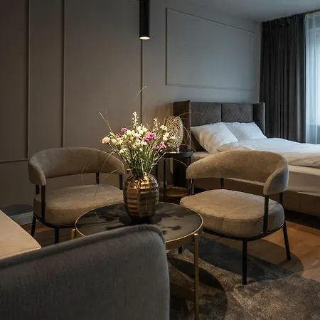 Leipzig Suites Aparthotel 4*