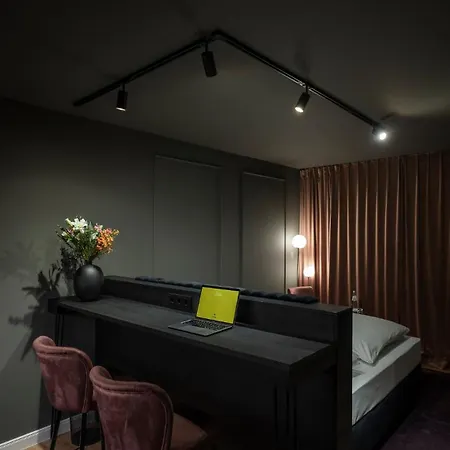 Leipzig Suites 4* לייפציג