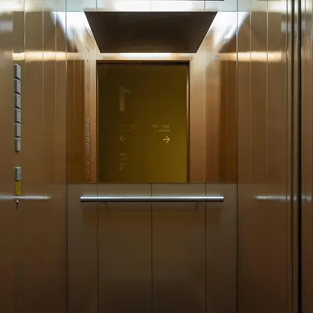 Leipzig Suites Apartahotel 4*