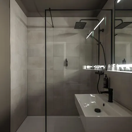Aparthotel Leipzig Suites 4*