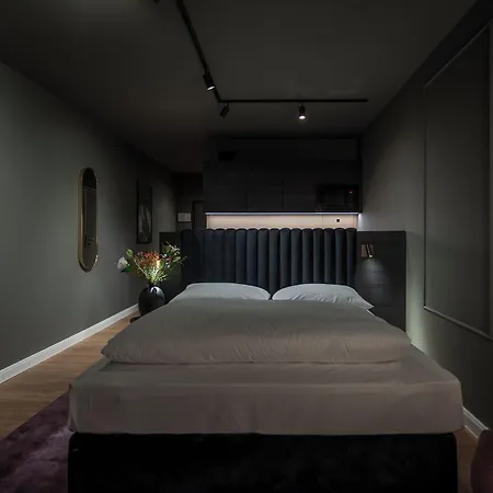 Leipzig Suites Aparthotel 4*