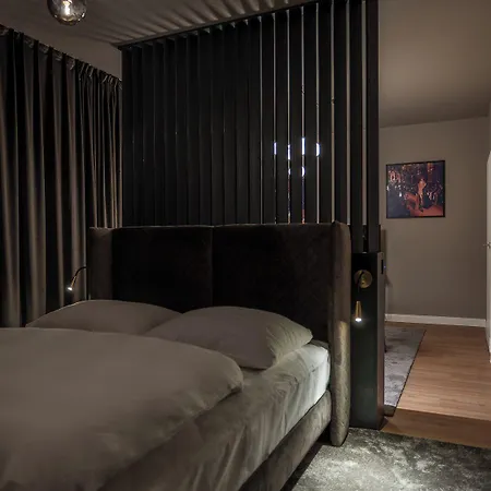 Leipzig Suites Aparthotel 4*